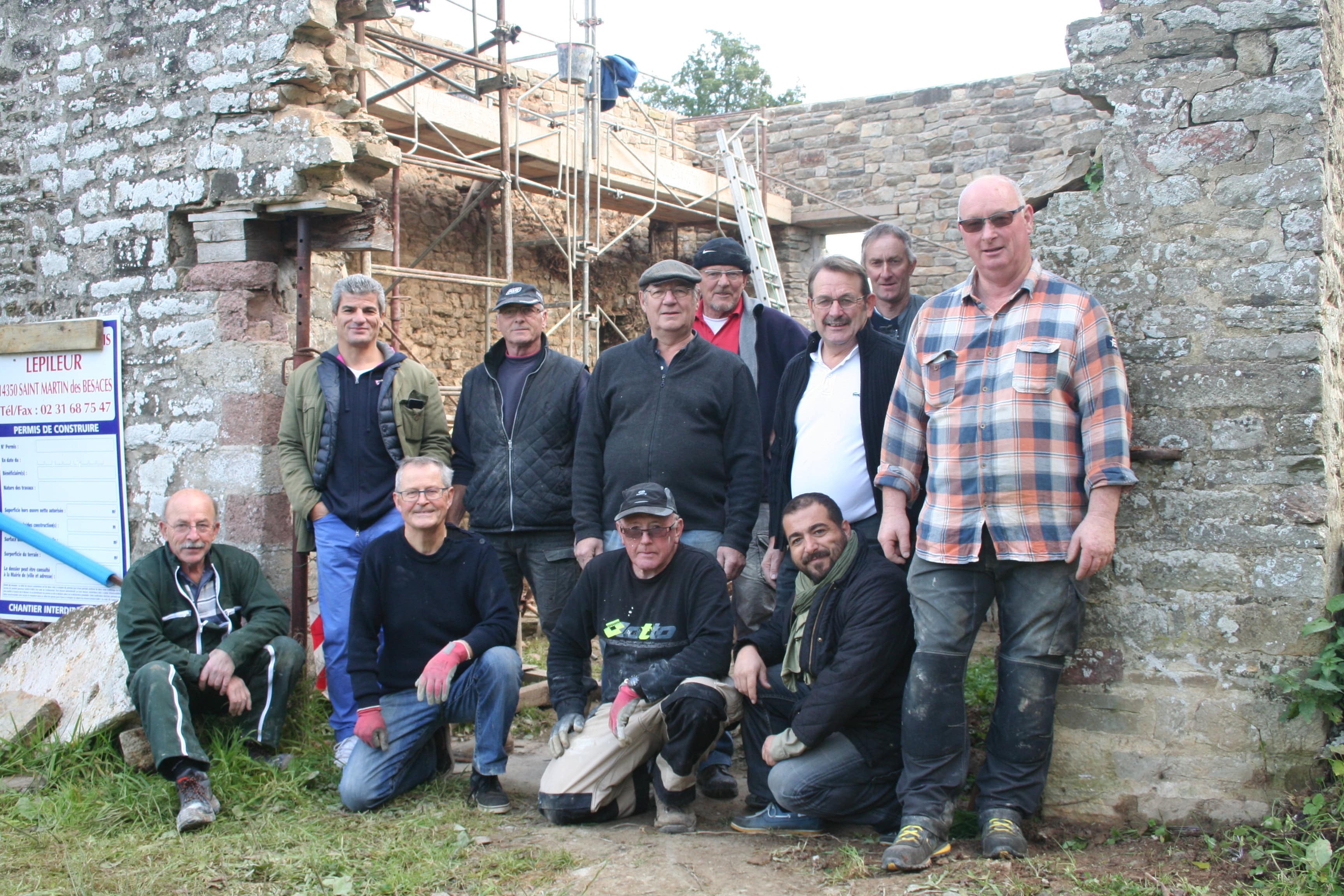 Photo du mur sud, avec des membres de l'association et le caméraman pour TF1. Nous sommes passé dans grand reportage et avons eu 10 minutes d'antenne